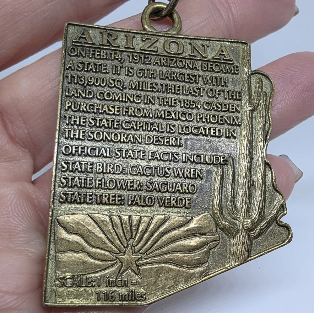 Vintage Arizona AZ State Map Souvenir Brass Metal High Detail Keychain Key Chain